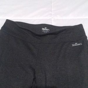 Brand new never worn Spaulding yoga pant